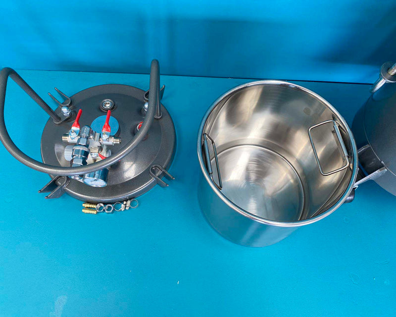 10 Litre Pressure Pot & Lining Pot - Set Up For Resin Casting / Stabil